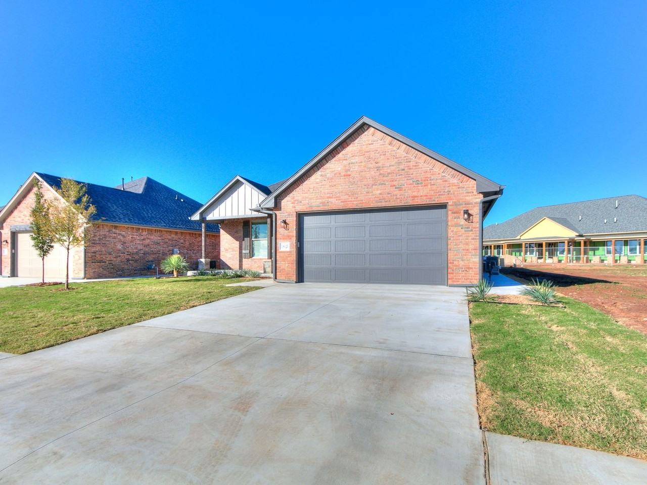 16021 Zamora Ln - Photo 6 of 48