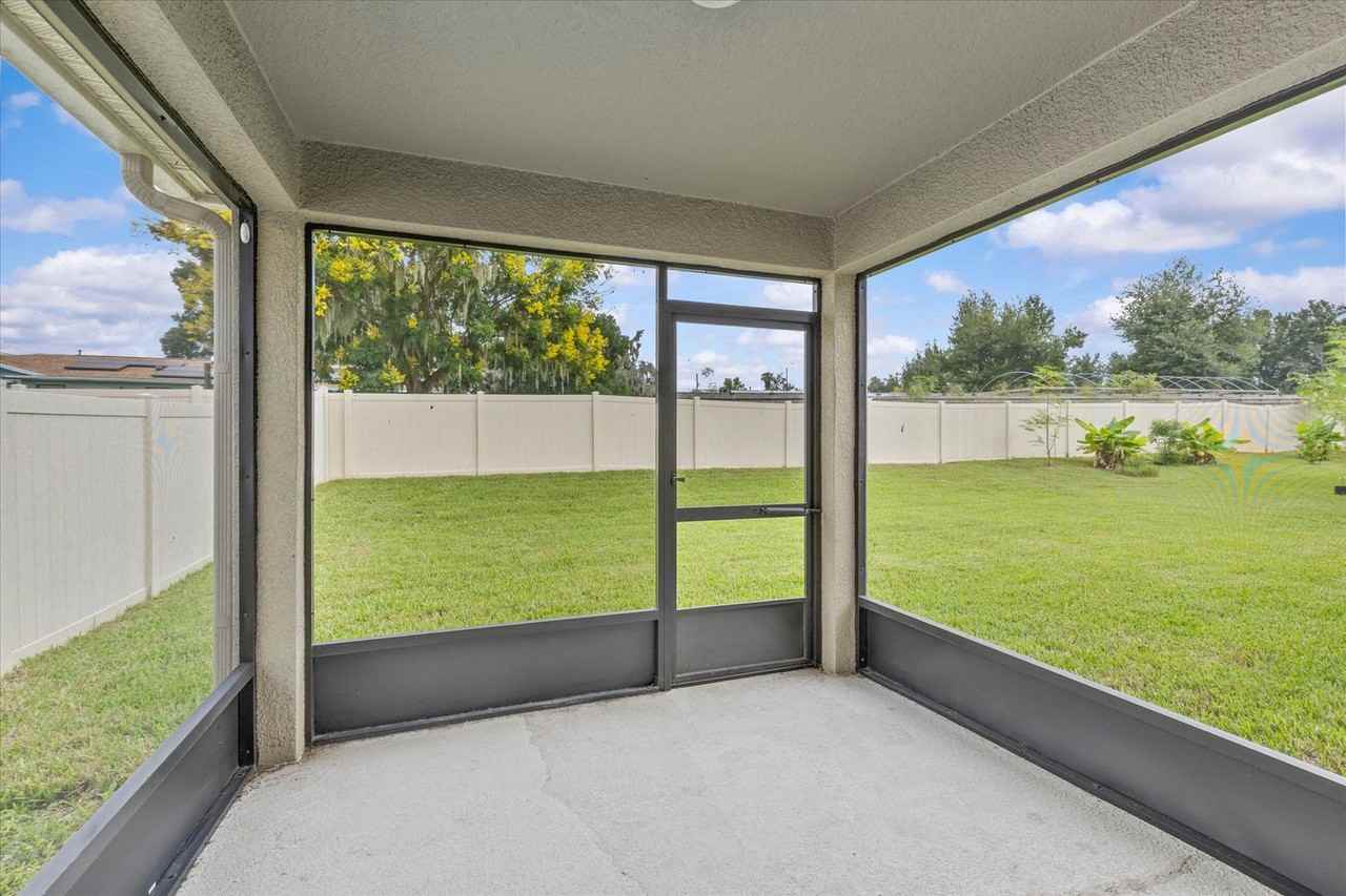 9972 Mesic Woods Ave - Photo 7 of 42