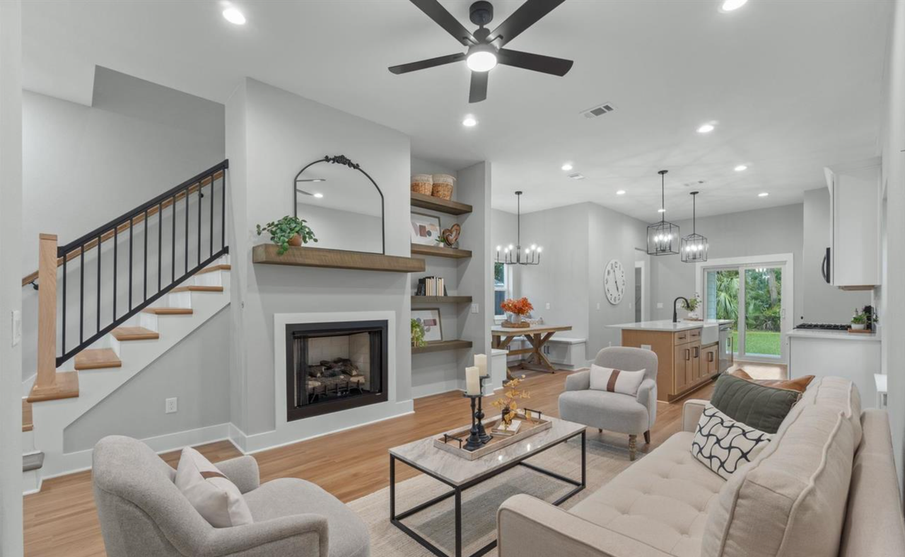 706 N B St - Photo 2 of 13