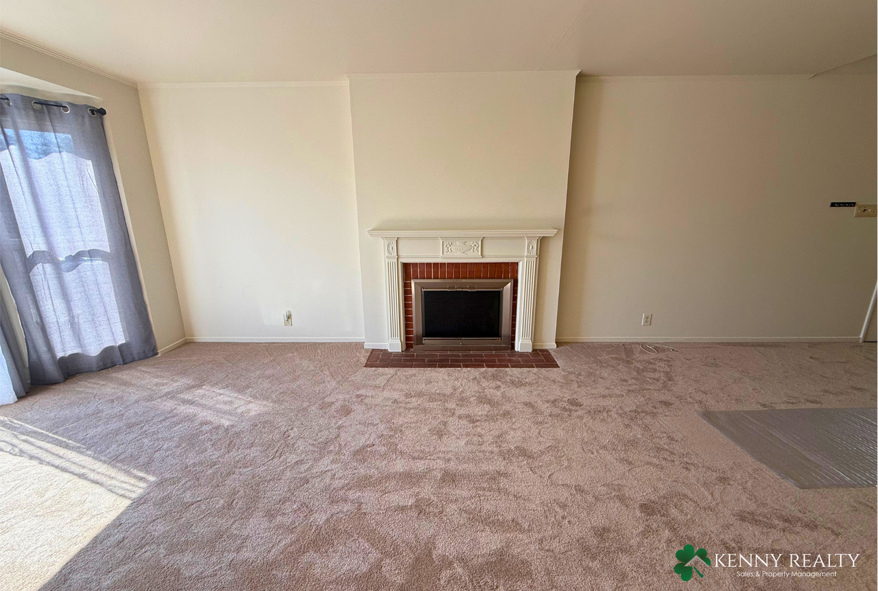 654 N Mayfair Ave - Photo 5 of 25