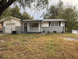 featured image of 1325 Johnson Dr