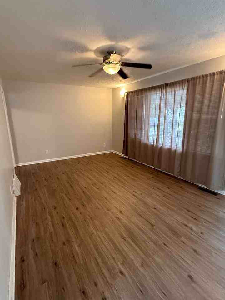 1325 Johnson Dr - Photo 2 of 22
