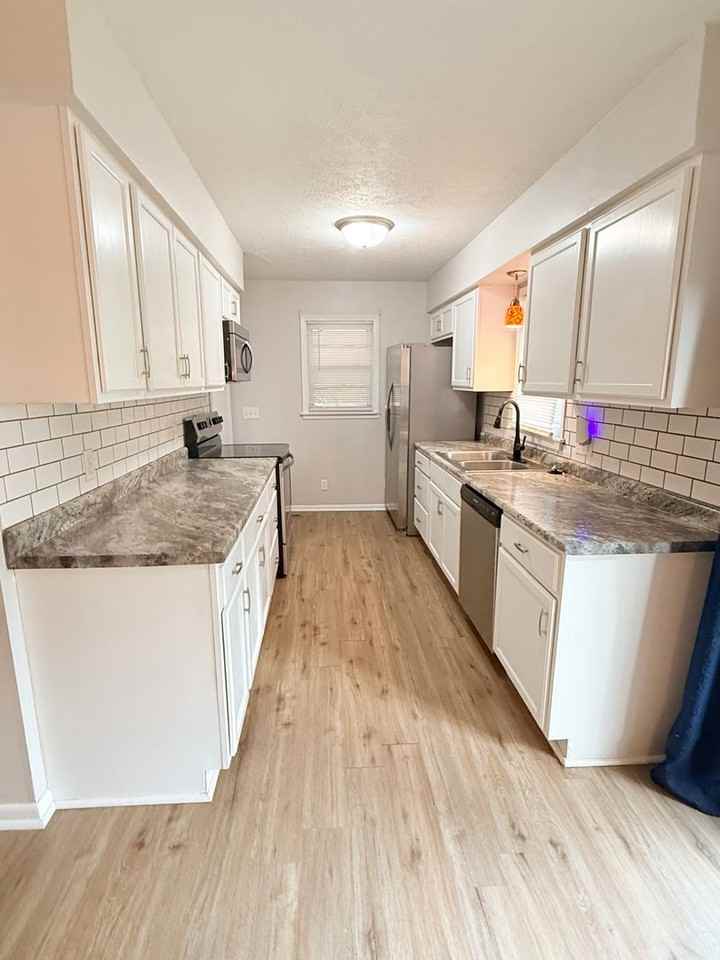1325 Johnson Dr - Photo 4 of 22