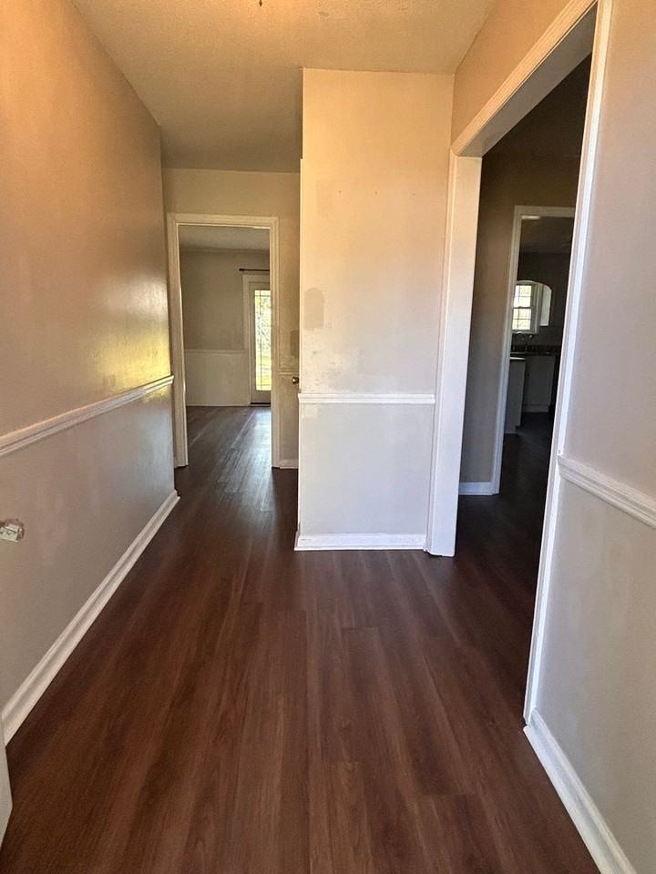 823 Mitchell St - Photo 2 of 18