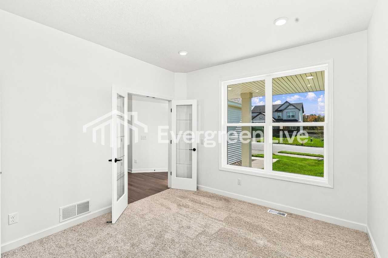 668 Sierra Pkwy - Photo 6 of 18