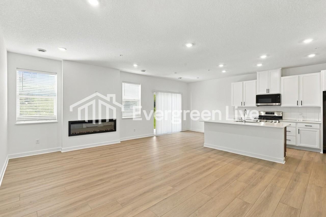 214 Huntington Dr - Photo 3 of 20