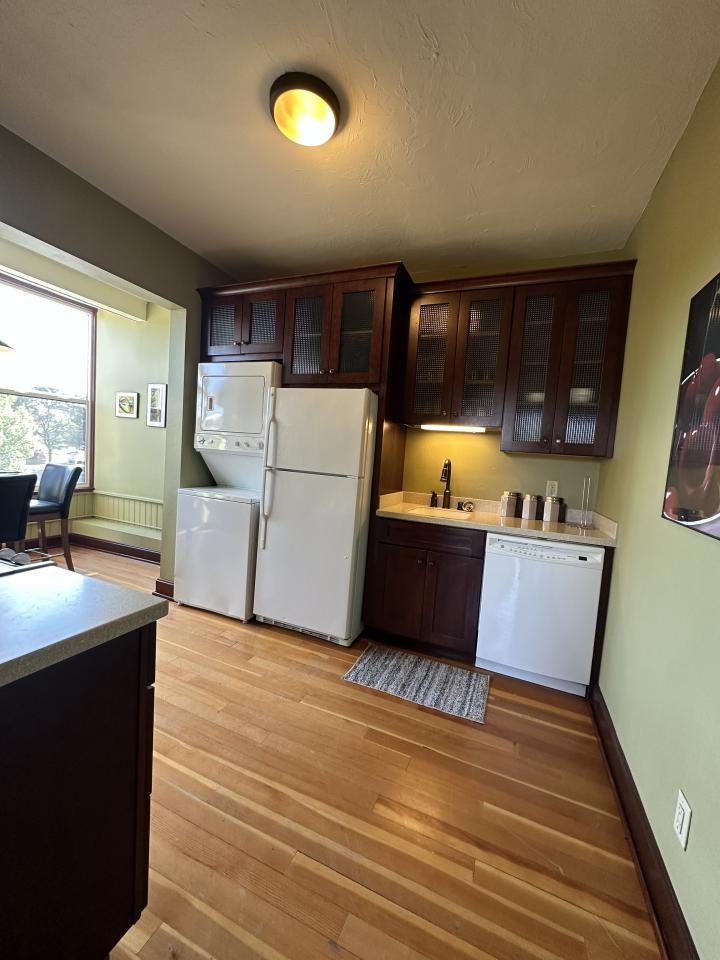 2403 2nd Ave N #6 - Photo 5 of 9