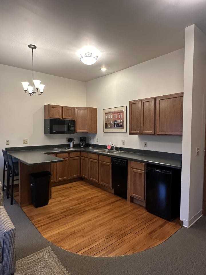 2501 Montana Ave #306 - Photo 5 of 8