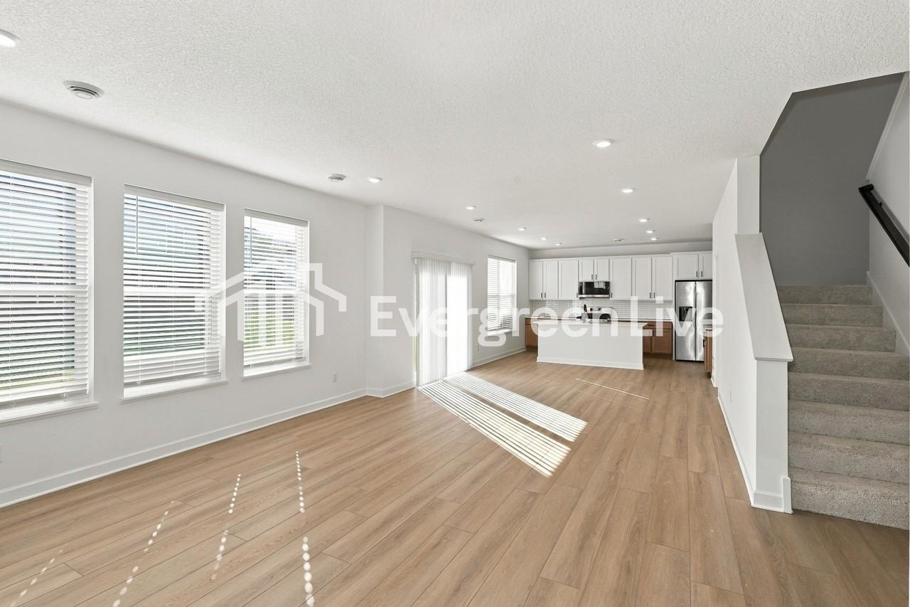 2590 Green Ash Ave - Photo 5 of 17