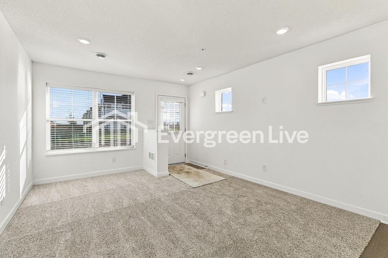 21619 Azalea Ln - Photo 2 of 15