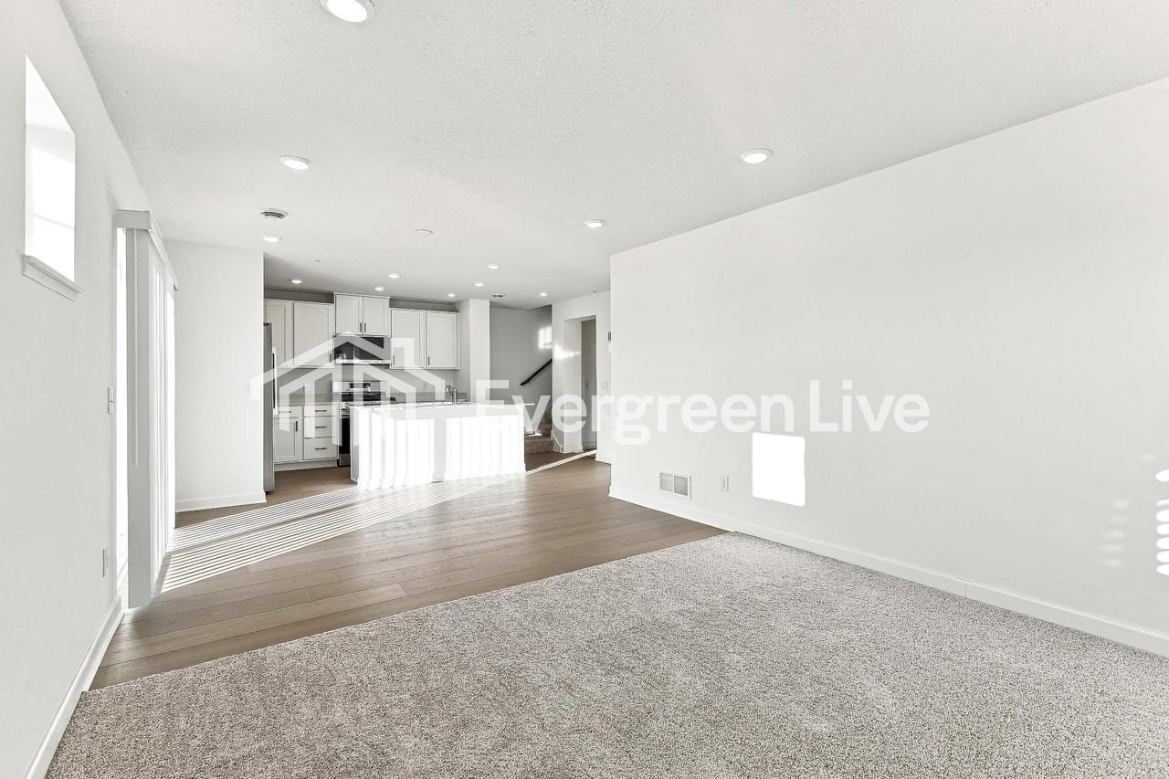 21619 Azalea Ln - Photo 3 of 15