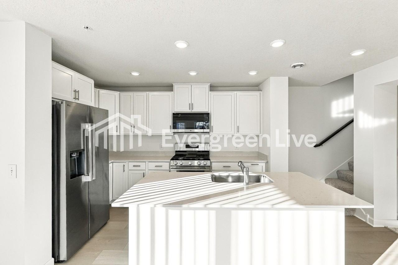 21619 Azalea Ln - Photo 4 of 15