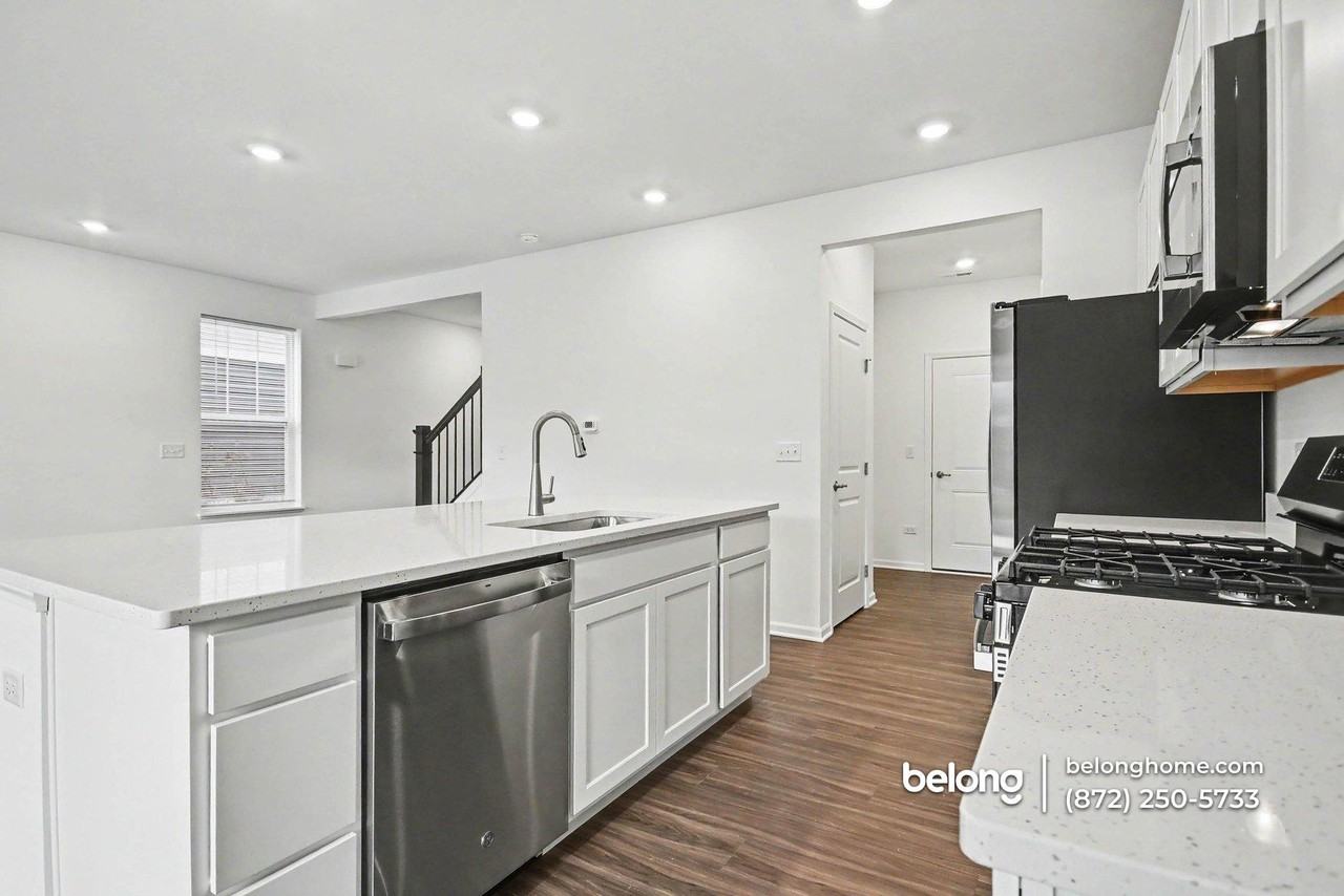 3026 Abbey Cir - Photo 4 of 26