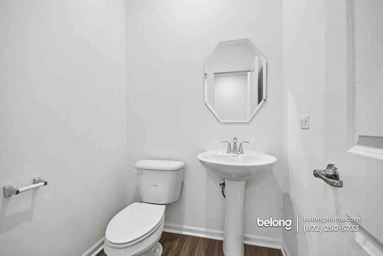 3026 Abbey Cir - Photo 5 of 26