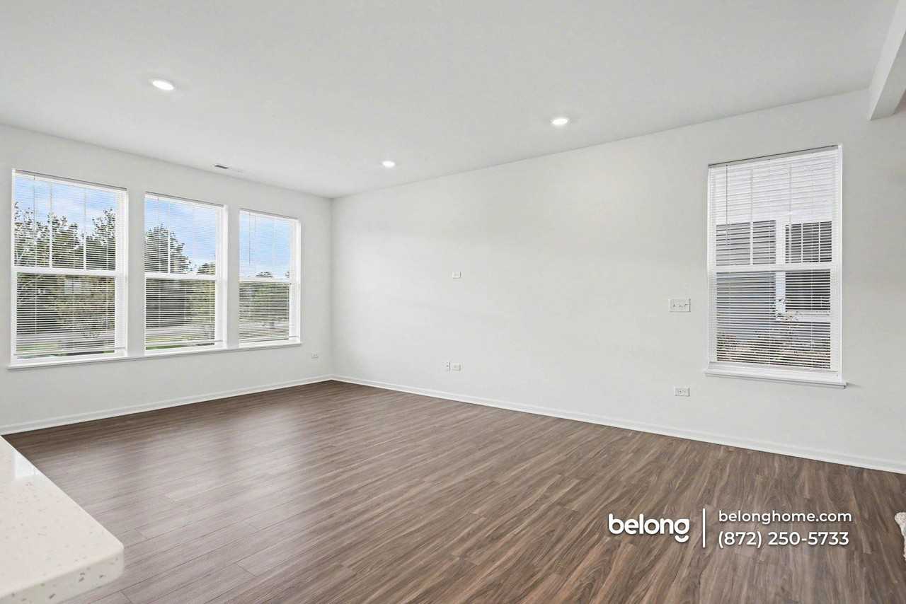 3026 Abbey Cir - Photo 6 of 26