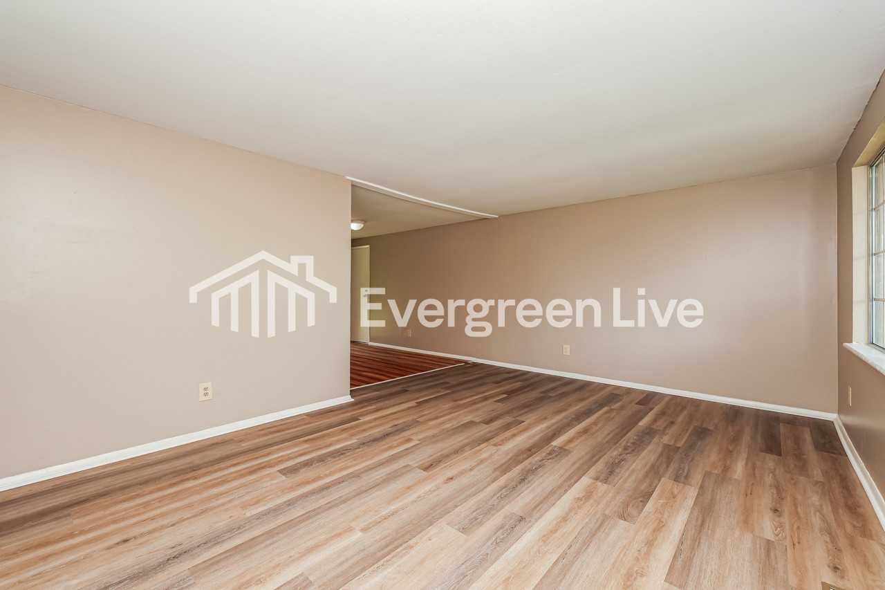 6305 Holbrook Dr - Photo 3 of 15