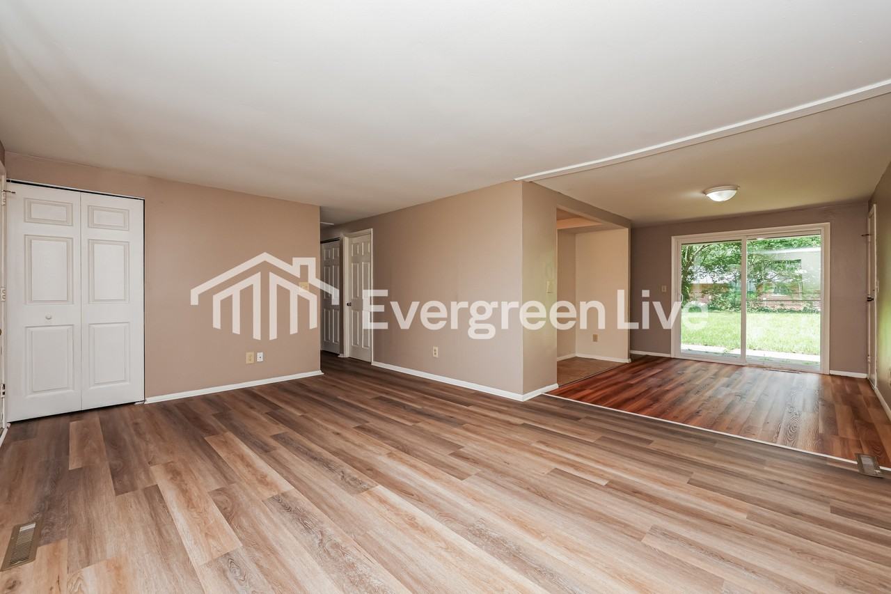 6305 Holbrook Dr - Photo 4 of 15