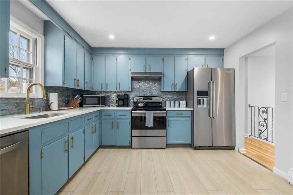 384 Valley Rd - Photo 3 of 47