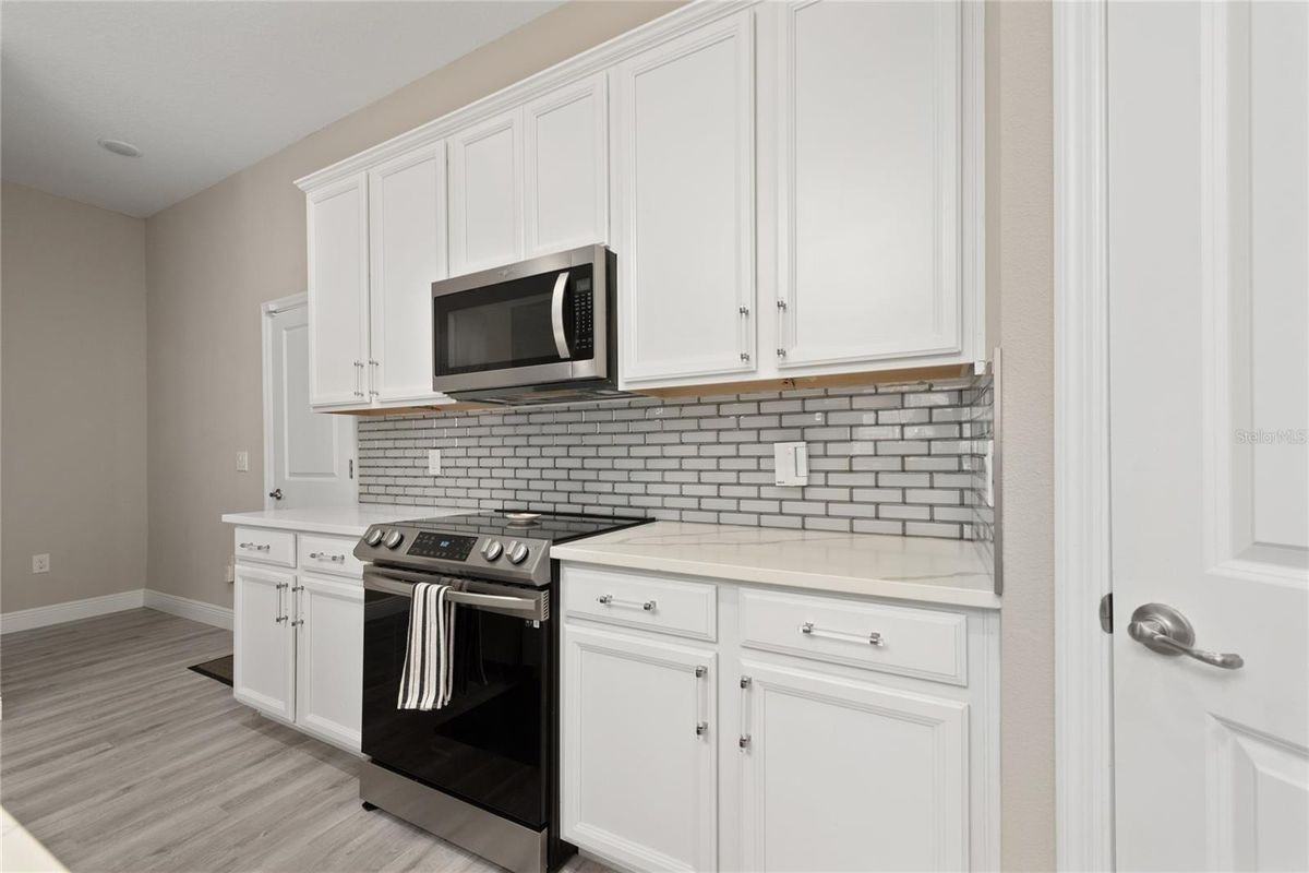 11543 Charnock Dr - Photo 4 of 14
