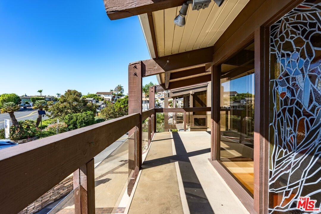 2856 S Coast Hwy - Photo 4 of 15