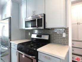 1844 S Barrington Ave - Photo 1 of 1