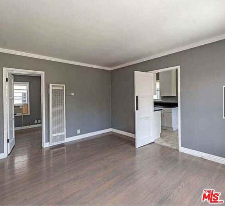 852 11th St ##D - Photo 5 of 12