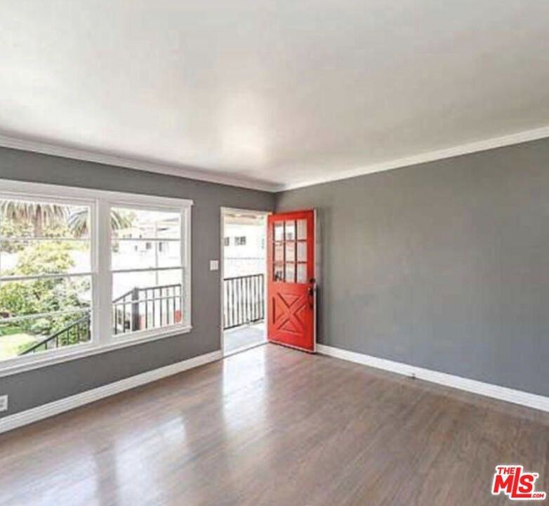 852 11th St ##D - Photo 6 of 12