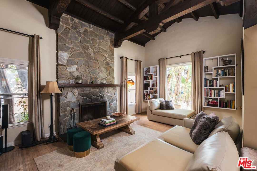 153 S La Peer Dr - Photo 2 of 14