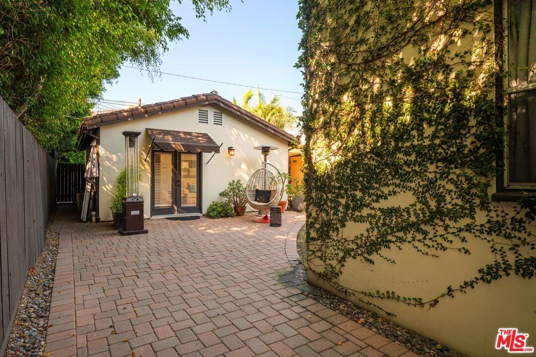 153 S La Peer Dr - Photo 5 of 14