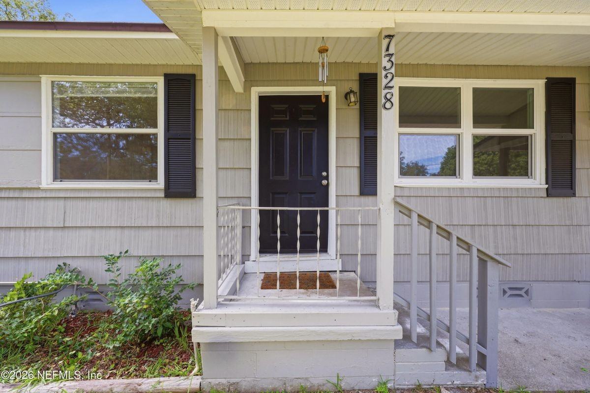 7328 Warner Dr - Photo 2 of 33