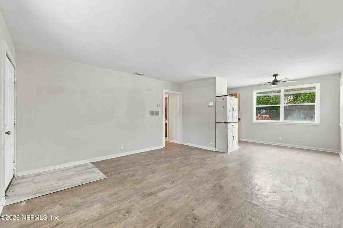 7328 Warner Dr - Photo 6 of 33