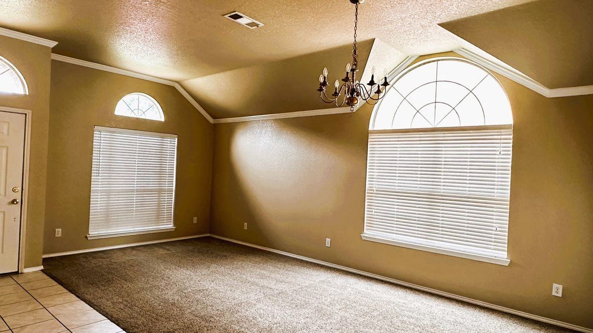 1728 Oak Brook Ln - Photo 2 of 14