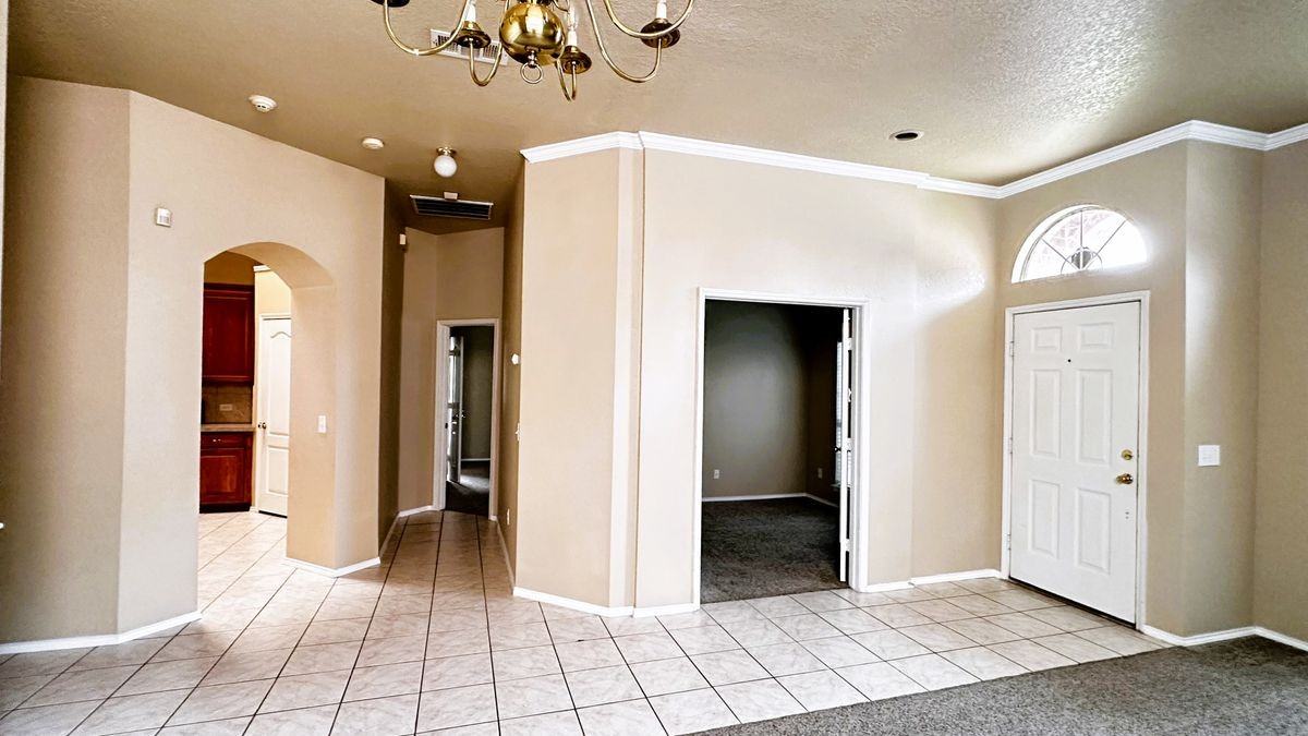 1728 Oak Brook Ln - Photo 3 of 14