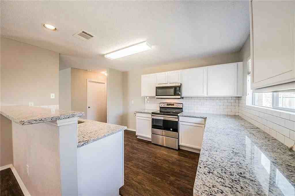 4869 Trail Hollow Dr - Photo 7 of 16