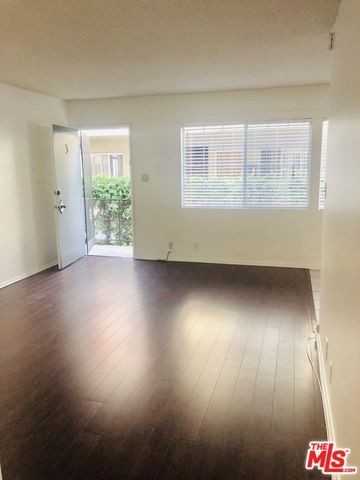 1434 11th St ##3 - Photo 2 of 14