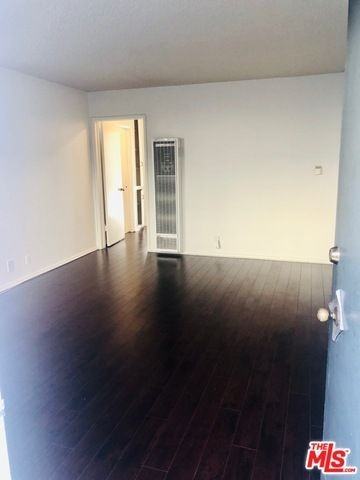 1434 11th St ##3 - Photo 3 of 14
