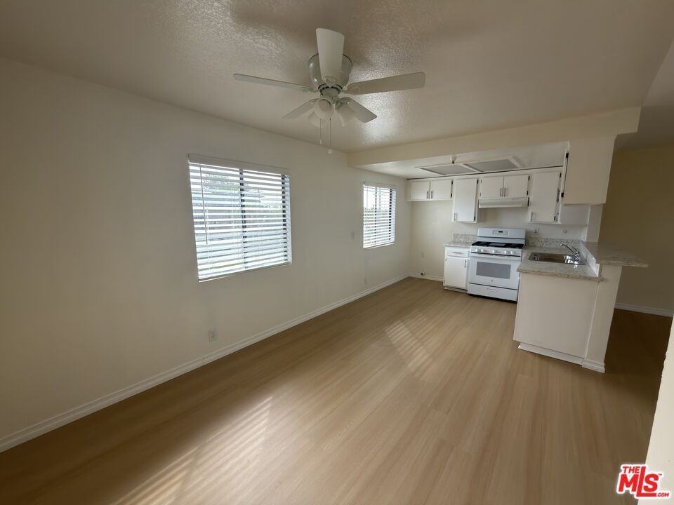 4467 W 120th St ##7 - Photo 4 of 13