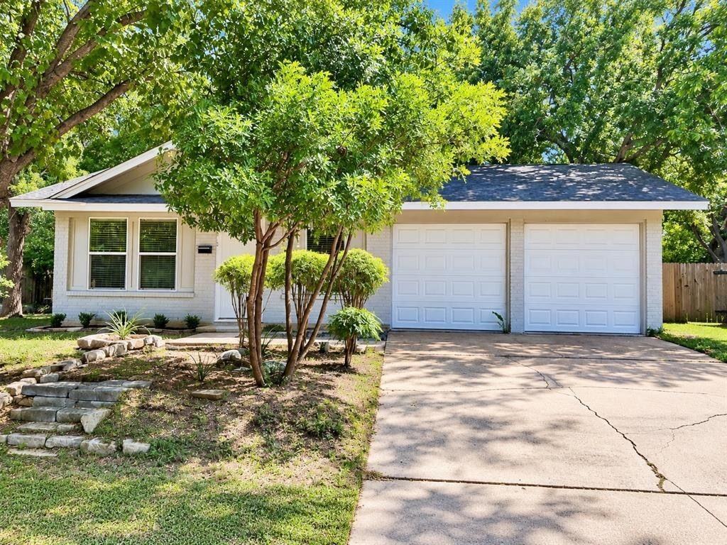 813 Emerald Wood Dr - Photo 2 of 29