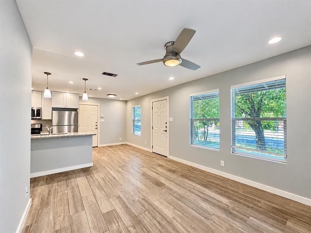 813 Emerald Wood Dr - Photo 6 of 29