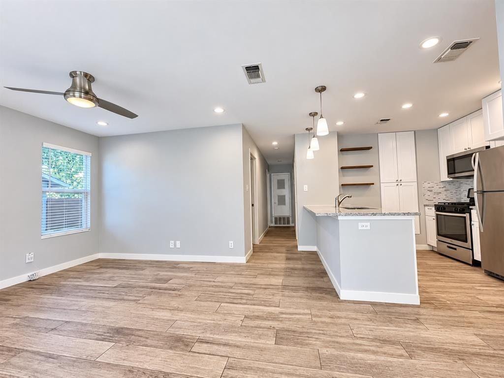 813 Emerald Wood Dr - Photo 7 of 29