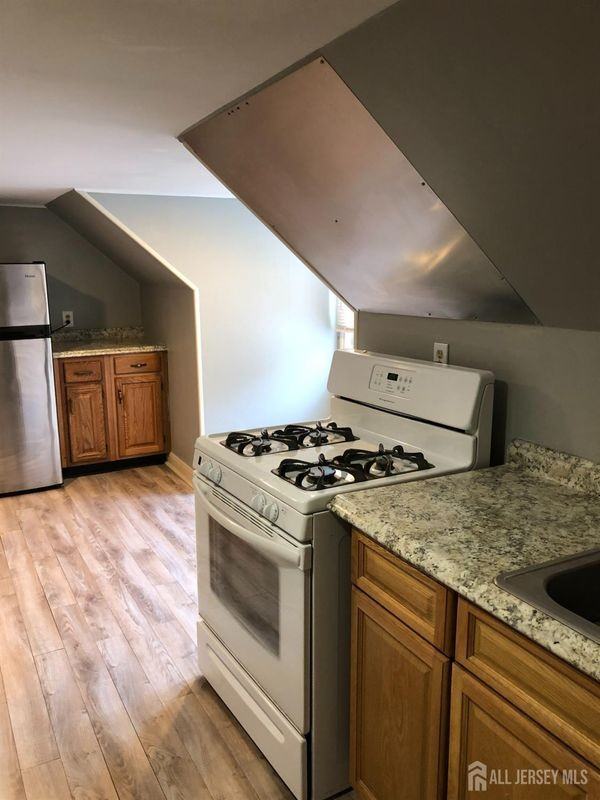 25 Upland Ave - Photo 2 of 10