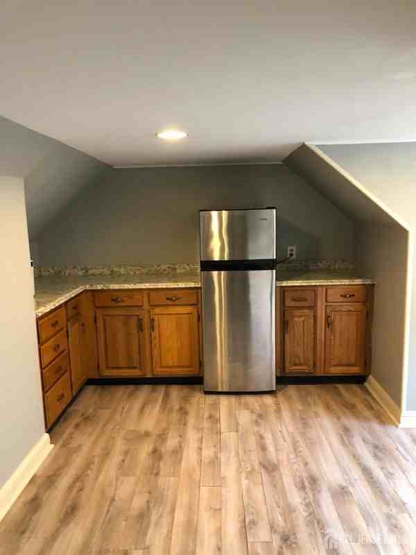 25 Upland Ave - Photo 3 of 10