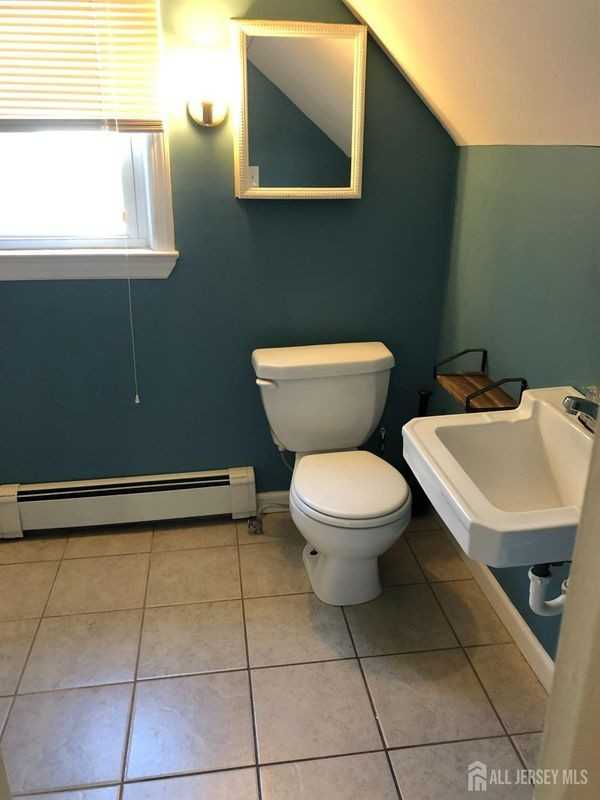25 Upland Ave - Photo 4 of 10
