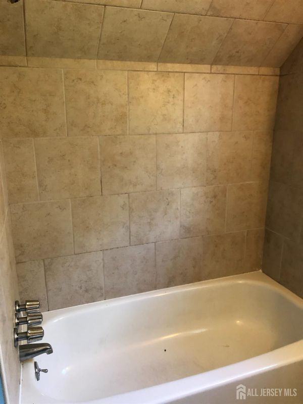 25 Upland Ave - Photo 5 of 10