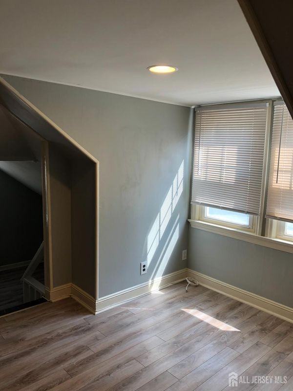 25 Upland Ave - Photo 6 of 10