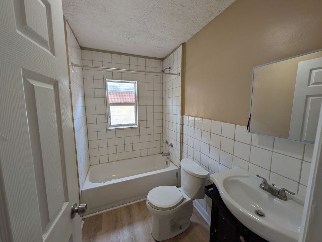 145 Glendale Park ##147 - Photo 6 of 9