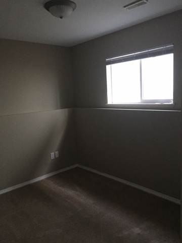 13001 93A St - Photo 2 of 8