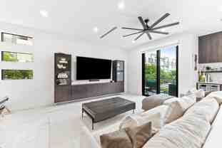 1048 N Victoria Park Rd - Photo 1 of 1