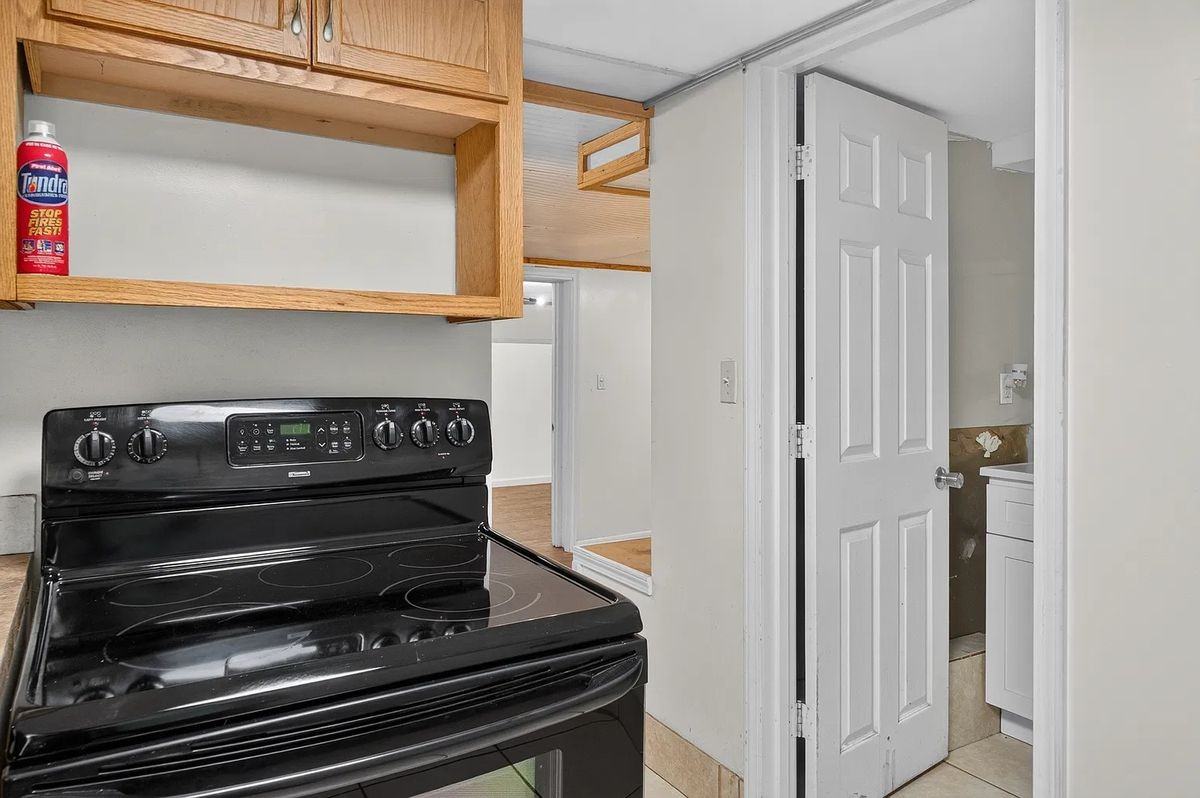 837 Clark St ##B - Photo 5 of 26