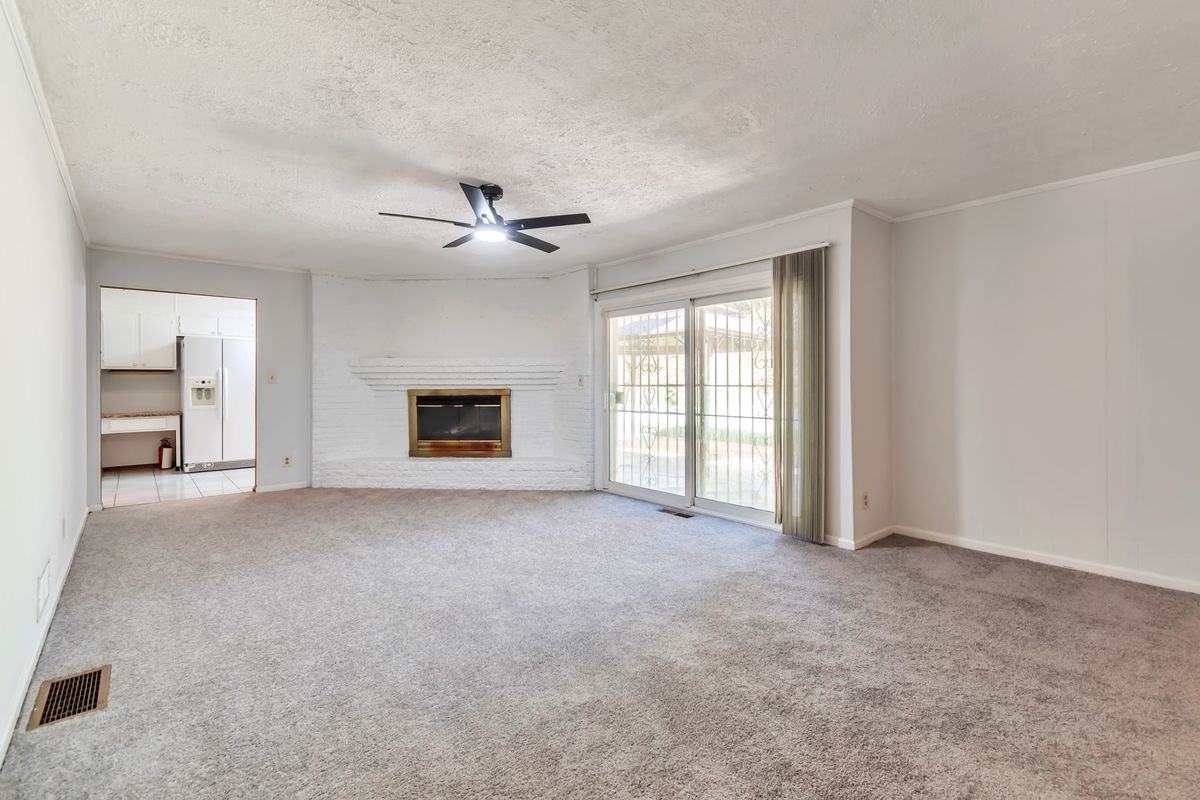 3622 Kings Park Way - Photo 6 of 25